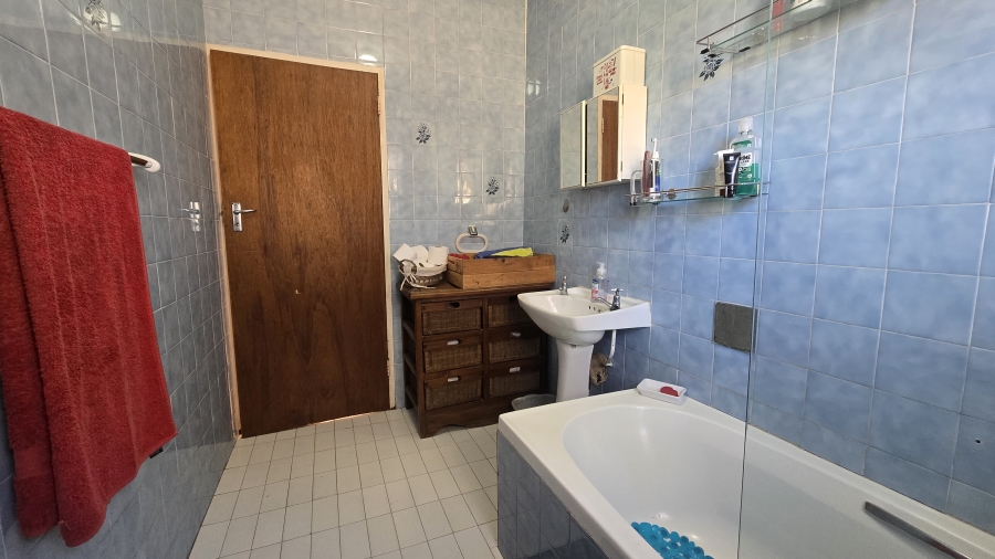 4 Bedroom Property for Sale in Strelitzia Park Eastern Cape